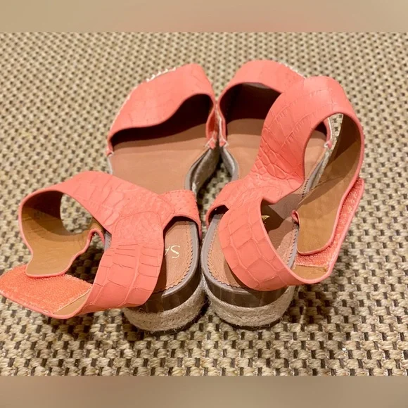 Franco Sarto Coral Croc-Embossed Sandals - Picture 11 of 14